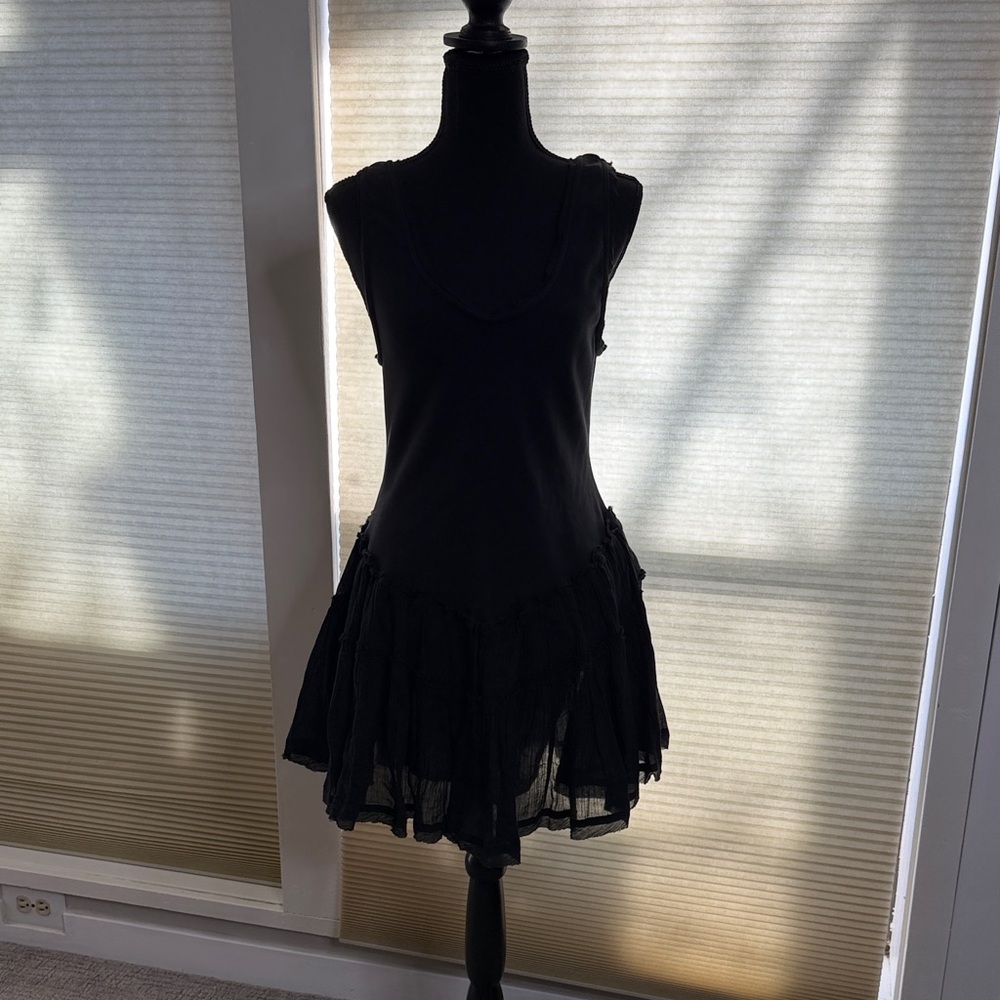 Elegant Black Sleeveless Dress